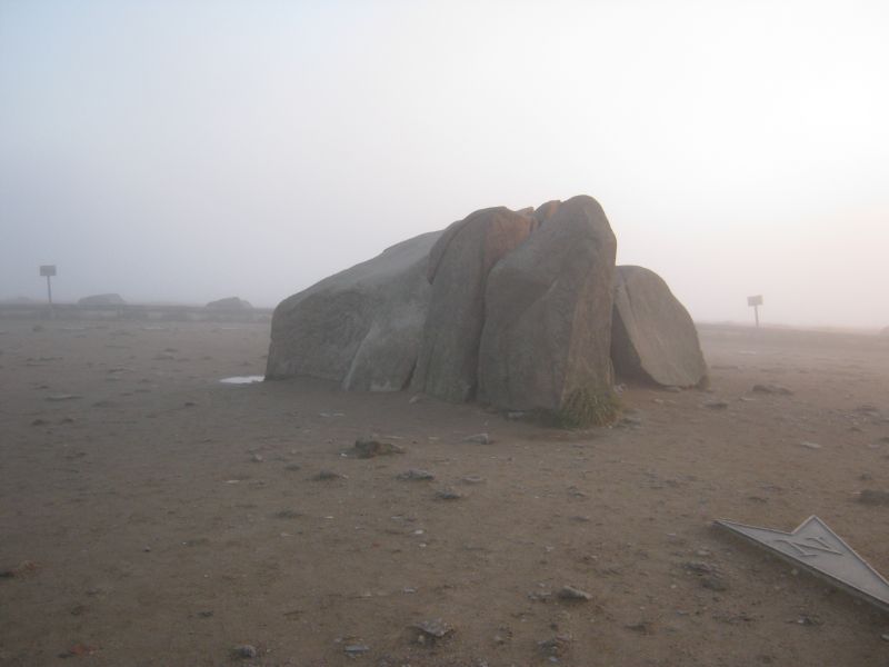 2009-10-29 Brocken (05) Summit pile of rocks